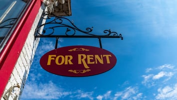 Sign saying 'for rent'